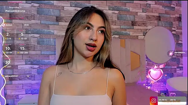 Snapshot of cloe_1tay chatting on 04/13/26, 03:12 cloe 1tay online show from 04/13/26, 03:12