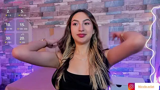 Snapshot of cloe_1tay chatting on 04/21/26, 03:24 cloe 1tay online show from 04/21/26, 03:24