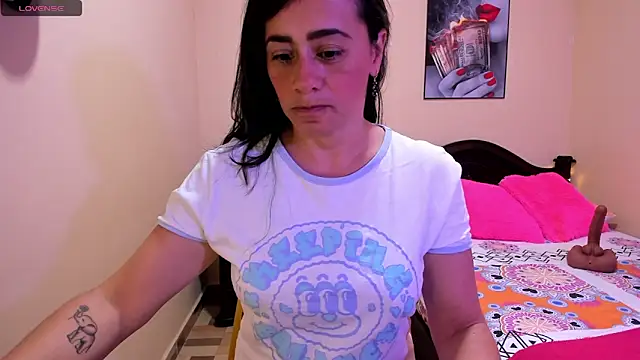 Snapshot of sara_florez12 chatting on 04/14/26, 11:16 sara florez12 online show from 04/14/26, 11:16