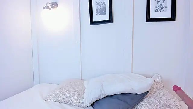 Snapshot of Fer_Luxx chatting on 04/18/26, 11:47 Fer Luxx online show from 04/18/26, 11:47