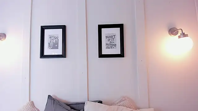 Snapshot of Fer_Luxx chatting on 04/25/26, 01:41 Fer Luxx online show from 04/25/26, 01:41