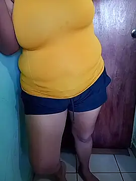 Snapshot of latina_bigtitss chatting on 03/12/26, 10:16 latina bigtitss online show from 03/12/26, 10:16