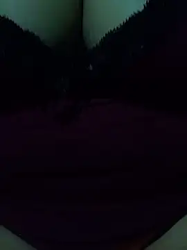 Snapshot of latina_bigtitss chatting on 03/17/26, 03:44 latina bigtitss online show from 03/17/26, 03:44