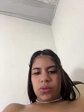 Snapshot of Jarilin-Mia chatting on 04/06/26, 04:46 Jarilin-Mia online show from 04/06/26, 04:46