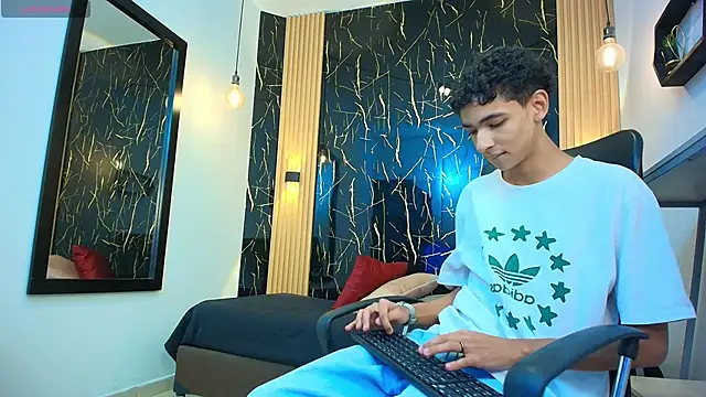 Snapshot of ValeriHot_1 chatting on 03/30/26, 04:02 ValeriHot 1 online show from 03/30/26, 04:02