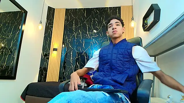 Snapshot of ValeriHot_1 chatting on 04/15/26, 03:02 ValeriHot 1 online show from 04/15/26, 03:02