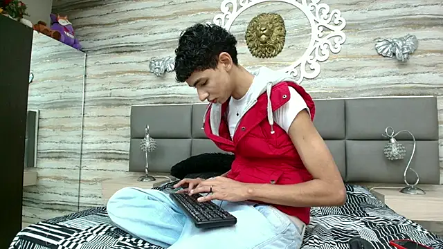 Snapshot of ValeriHot_1 chatting on 04/15/26, 11:38 ValeriHot 1 online show from 04/15/26, 11:38