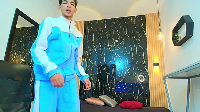 Snapshot of ValeriHot_1 chatting on 04/21/26, 03:13 ValeriHot 1 online show from 04/21/26, 03:13