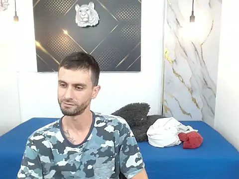 Snapshot of KingOfTemptation chatting on 03/18/26, 04:37 KingOfTemptation online show from 03/18/26, 04:37