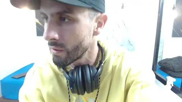 Snapshot of KingOfTemptation chatting on 04/05/26, 03:15 KingOfTemptation online show from 04/05/26, 03:15