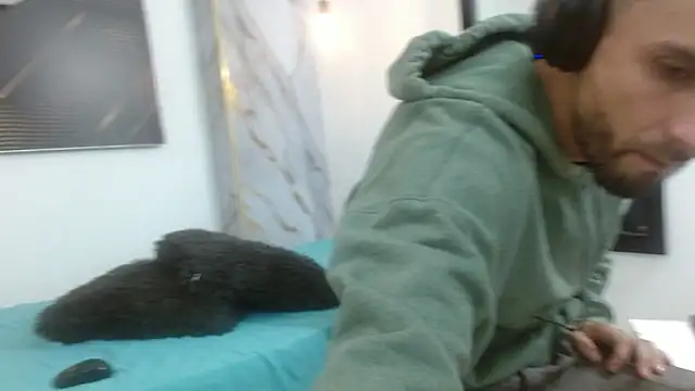 Snapshot of KingOfTemptation chatting on 04/14/26, 03:45 KingOfTemptation online show from 04/14/26, 03:45