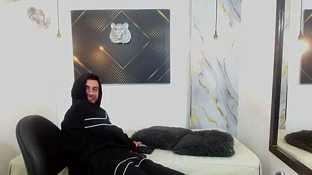 Snapshot of KingOfTemptation chatting on 04/22/26, 03:31 KingOfTemptation online show from 04/22/26, 03:31