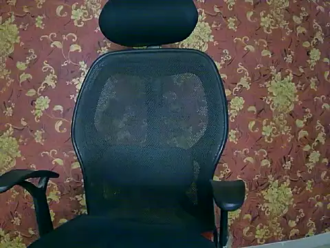 Snapshot of Rosy-Girl chatting on 04/03/26, 12:25 Rosy-Girl online show from 04/03/26, 12:25