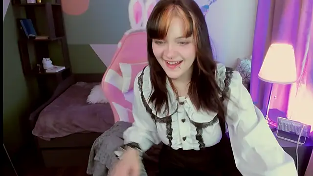 Snapshot of EsterTwilight chatting on 05/23/26, 04:00 EsterTwilight online show from 05/23/26, 04:00