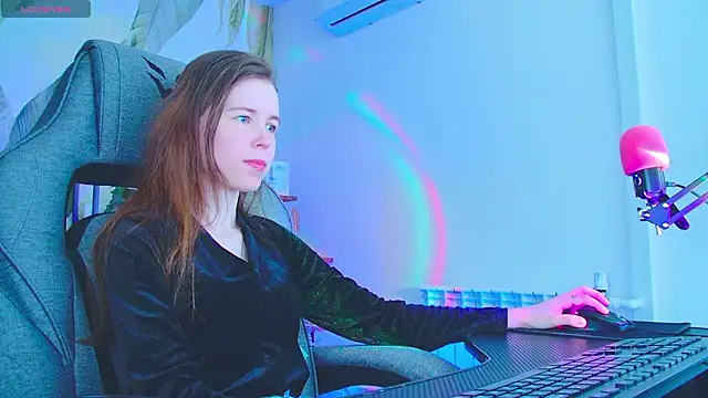 Snapshot of AriaGracen chatting on 03/19/26, 02:32 AriaGracen online show from 03/19/26, 02:32