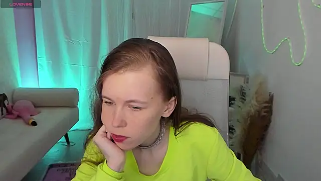 Snapshot of AriaGracen chatting on 04/15/26, 08:32 AriaGracen online show from 04/15/26, 08:32