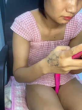 Snapshot of -Lilyn- chatting on 04/14/26, 06:08 -Lilyn- online show from 04/14/26, 06:08