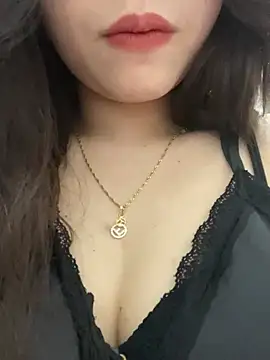 Snapshot of Lyn_baby chatting on 04/10/26, 01:00 Lyn baby online show from 04/10/26, 01:00