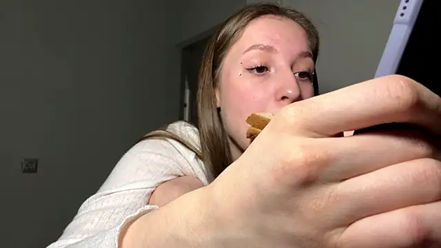 Snapshot of Sweet_Pussy_Girl chatting on 03/12/26, 12:44 Sweet Pussy Girl online show from 03/12/26, 12:44