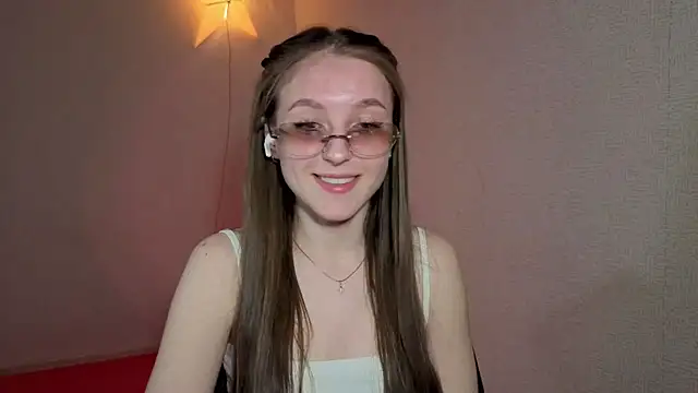 Snapshot of Sweet_Pussy_Girl chatting on 04/15/26, 01:07 Sweet Pussy Girl online show from 04/15/26, 01:07