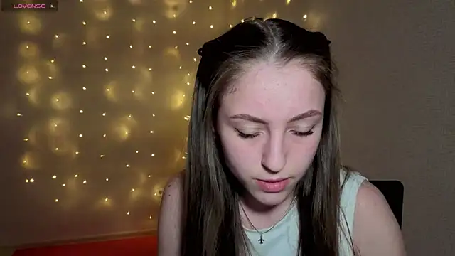 Snapshot of Sweet_Pussy_Girl chatting on 04/17/26, 11:35 Sweet Pussy Girl online show from 04/17/26, 11:35