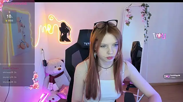 Snapshot of Ember_Vexen chatting on 04/07/26, 08:59 Ember Vexen online show from 04/07/26, 08:59