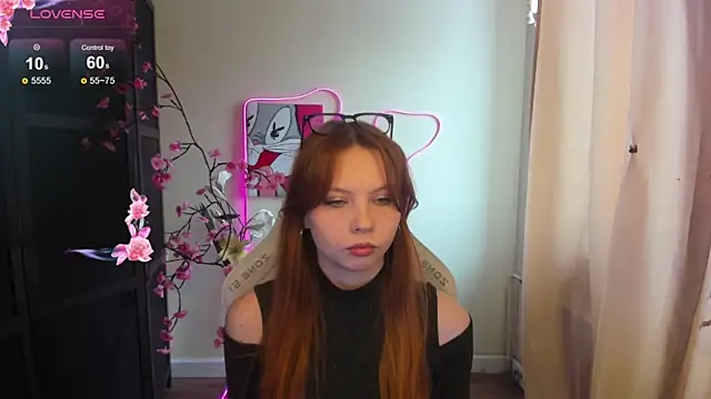 Snapshot of Ember_Vexen chatting on 04/14/26, 08:42 Ember Vexen online show from 04/14/26, 08:42