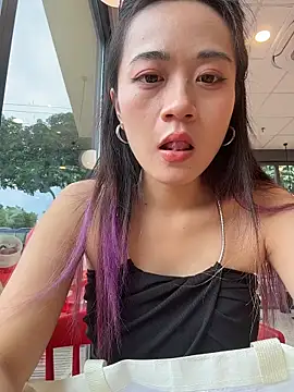 Snapshot of sex_bobo2026 chatting on 04/26/26, 07:17 sex bobo2026 online show from 04/26/26, 07:17