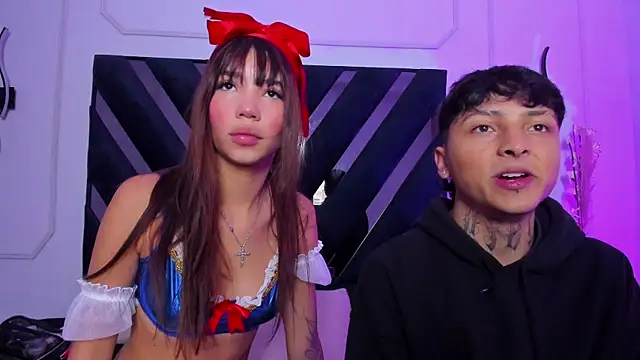 Snapshot of Sky_n_Zayn chatting on 04/16/26, 12:50 Sky n Zayn online show from 04/16/26, 12:50