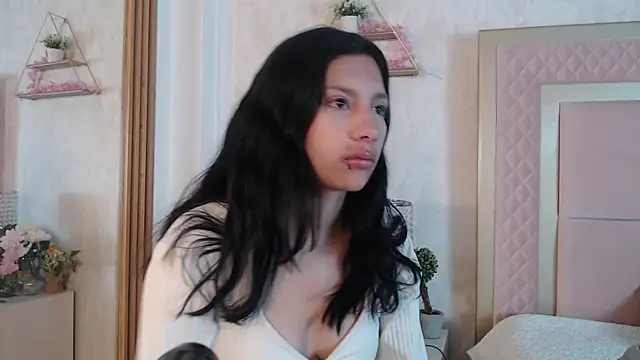 Snapshot of Madii_ chatting on 04/04/26, 12:35 Madii online show from 04/04/26, 12:35