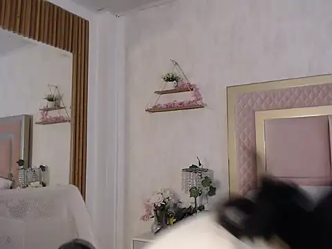 Snapshot of Madii_ chatting on 04/09/26, 12:21 Madii online show from 04/09/26, 12:21