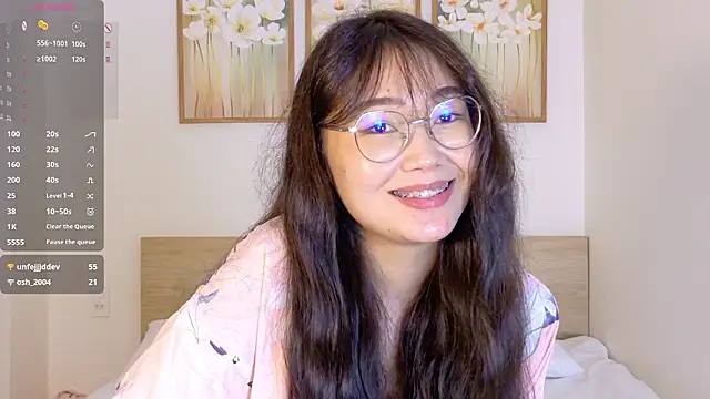 Snapshot of pinkyblooom chatting on 03/14/26, 09:15 pinkyblooom online show from 03/14/26, 09:15