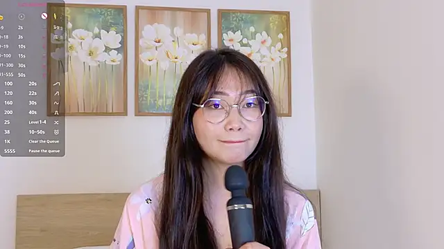 Snapshot of pinkyblooom chatting on 03/17/26, 09:12 pinkyblooom online show from 03/17/26, 09:12