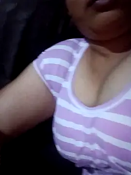 Snapshot of brinda_khanna chatting on 03/14/26, 05:07 brinda khanna online show from 03/14/26, 05:07
