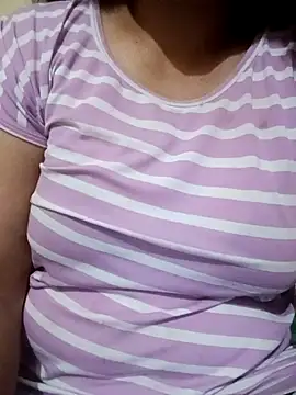 Snapshot of brinda_khanna chatting on 03/19/26, 08:13 brinda khanna online show from 03/19/26, 08:13