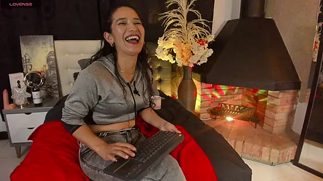 Snapshot of Vicky_Angeel chatting on 04/16/26, 09:39 Vicky Angeel online show from 04/16/26, 09:39