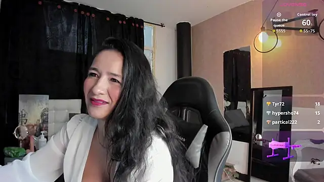 Snapshot of Vicky_Angeel chatting on 06/25/26, 06:01 Vicky Angeel online show from 06/25/26, 06:01