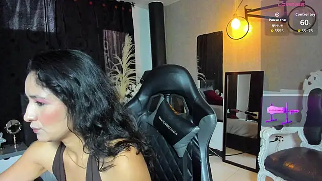 Snapshot of Vicky_Angeel chatting on 07/19/26, 02:43 Vicky Angeel online show from 07/19/26, 02:43