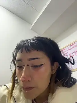 Snapshot of baby_akuma chatting on 03/22/26, 02:15 baby akuma online show from 03/22/26, 02:15