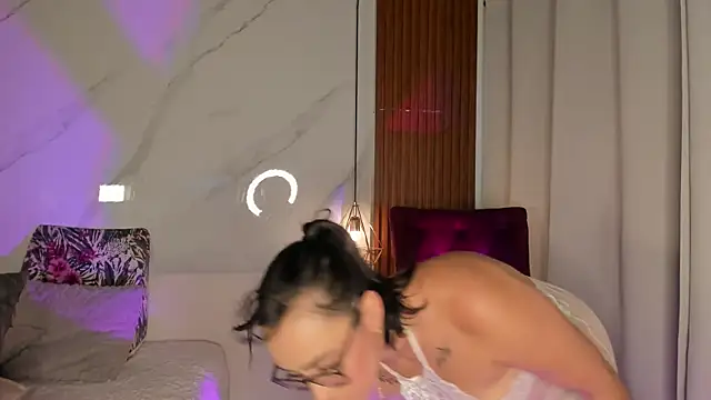 Snapshot of Jung-Zc chatting on 04/22/26, 09:49 Jung-Zc online show from 04/22/26, 09:49