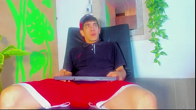 Snapshot of Adrian_fire chatting on 04/17/26, 02:31 Adrian fire online show from 04/17/26, 02:31