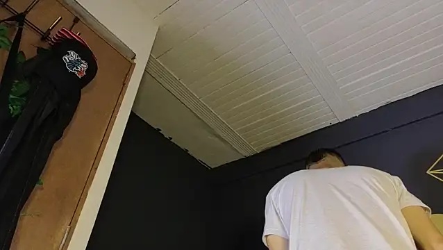 Snapshot of Adrian_fire chatting on 04/23/26, 02:08 Adrian fire online show from 04/23/26, 02:08