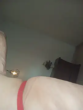 Snapshot of Elenna__ chatting on 04/13/26, 01:38 Elenna online show from 04/13/26, 01:38