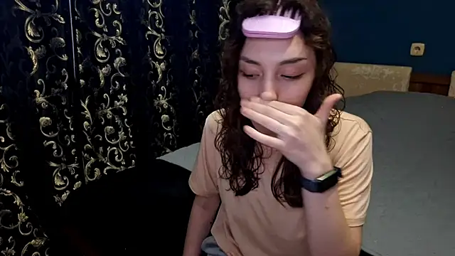 Snapshot of CindyLight chatting on 04/19/26, 04:17 CindyLight online show from 04/19/26, 04:17