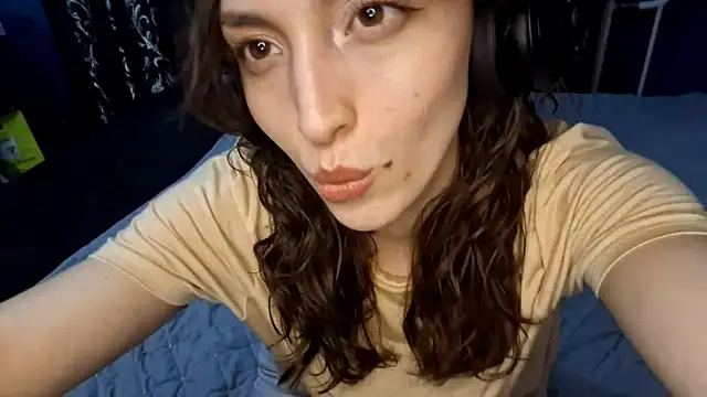 Snapshot of CindyLight chatting on 04/19/26, 06:10 CindyLight online show from 04/19/26, 06:10