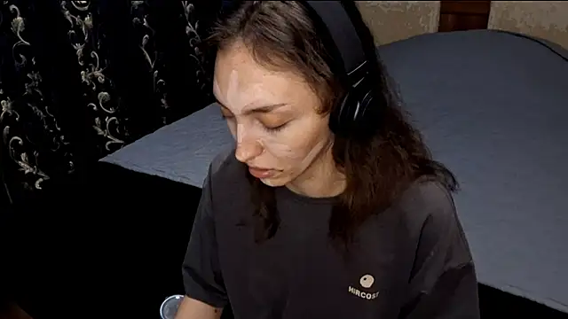 Snapshot of CindyLight chatting on 04/21/26, 05:17 CindyLight online show from 04/21/26, 05:17