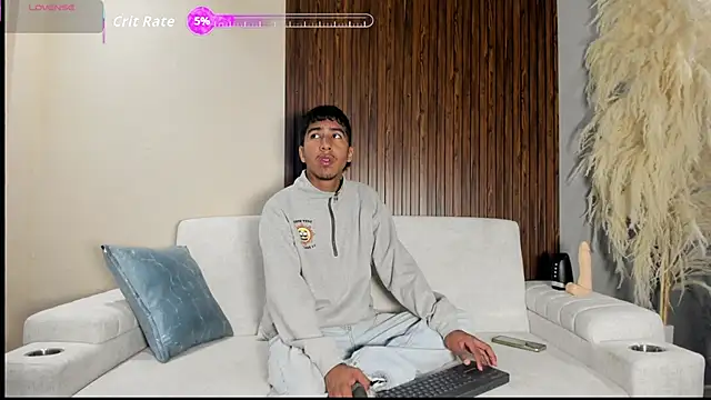 Snapshot of Ender_h0tt chatting on 06/05/26, 02:01 Ender h0tt online show from 06/05/26, 02:01