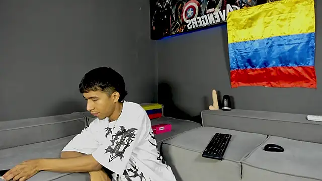 Ender h0tt online show from 06/19/26, 01:48