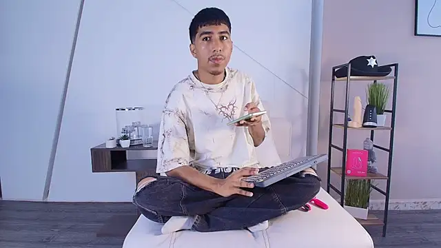 Ender h0tt online show from 08/01/26, 09:25
