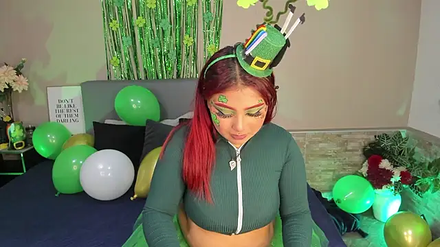 Snapshot of hooney_2 chatting on 03/18/26, 04:15 hooney 2 online show from 03/18/26, 04:15